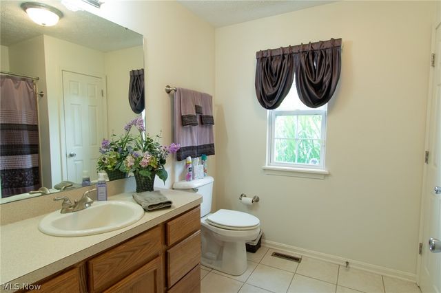 6433 Oberlin Road, Amherst, OH 44001