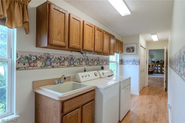 6433 Oberlin Road, Amherst, OH 44001