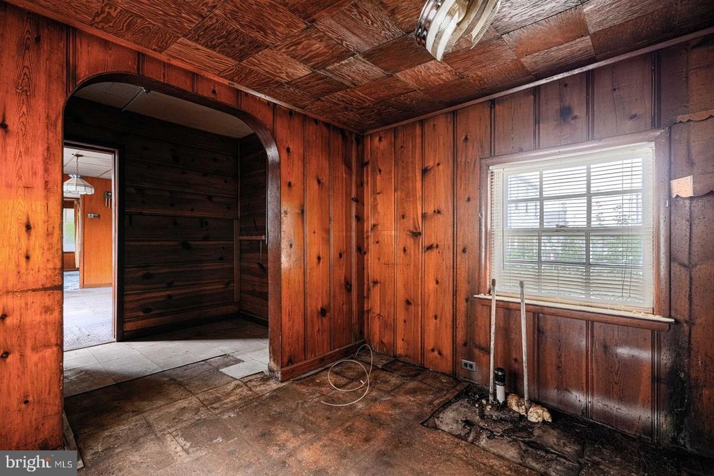 Image 14 of property listing at 3140 E JOPPA RD, Baltimore, MD 21234