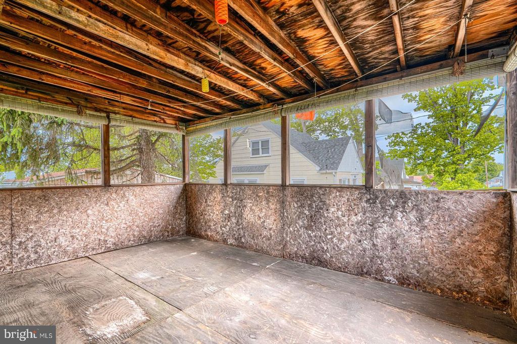 Image 5 of property listing at 3140 E JOPPA RD, Baltimore, MD 21234