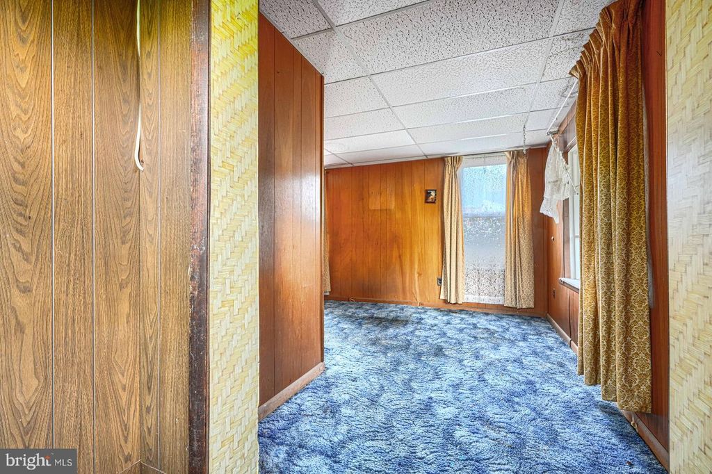 Image 6 of property listing at 3140 E JOPPA RD, Baltimore, MD 21234