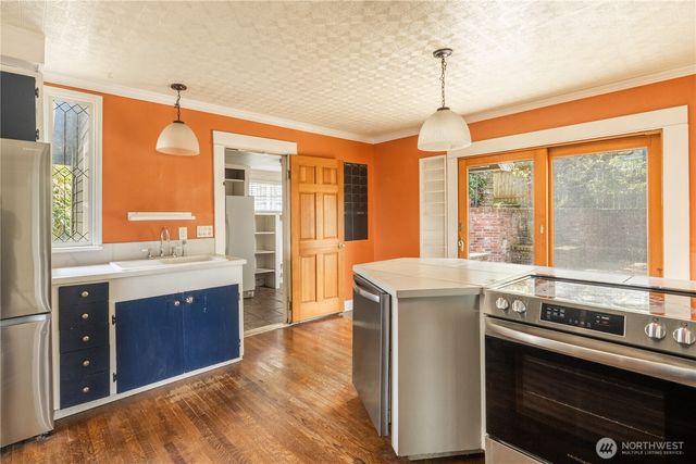 400 Cedar Avenue S, Renton, WA 98057