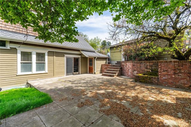 400 Cedar Avenue S, Renton, WA 98057