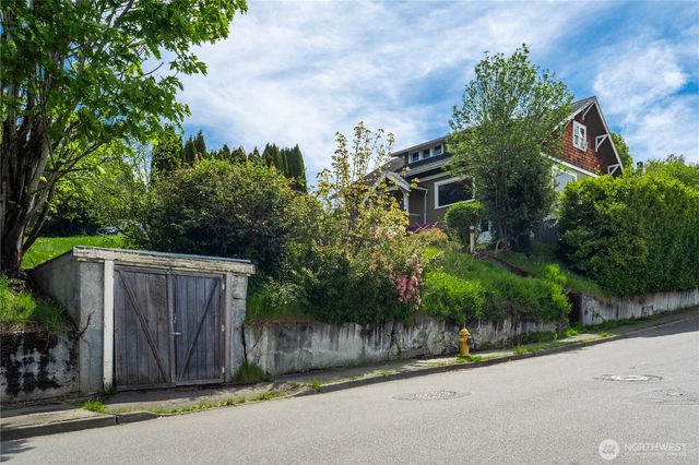 400 Cedar Avenue S, Renton, WA 98057