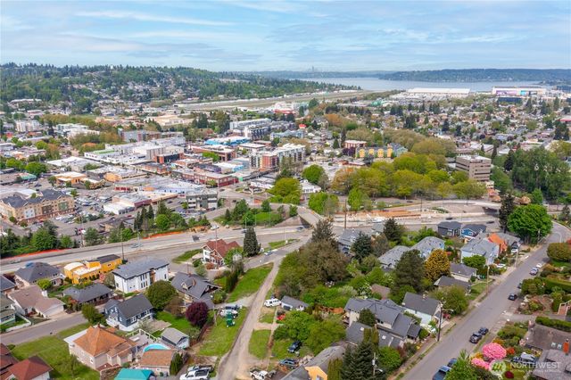 400 Cedar Avenue S, Renton, WA 98057