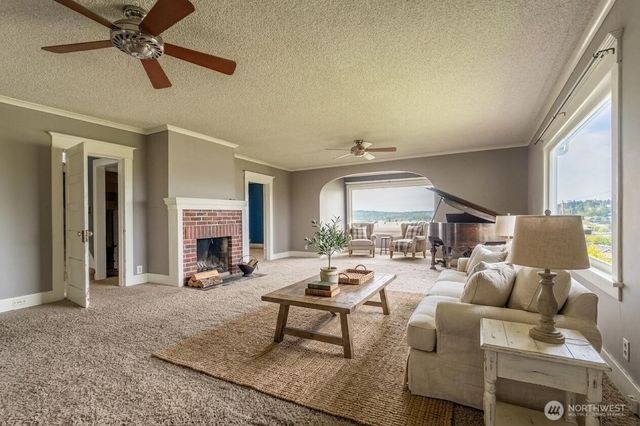 400 Cedar Avenue S, Renton, WA 98057