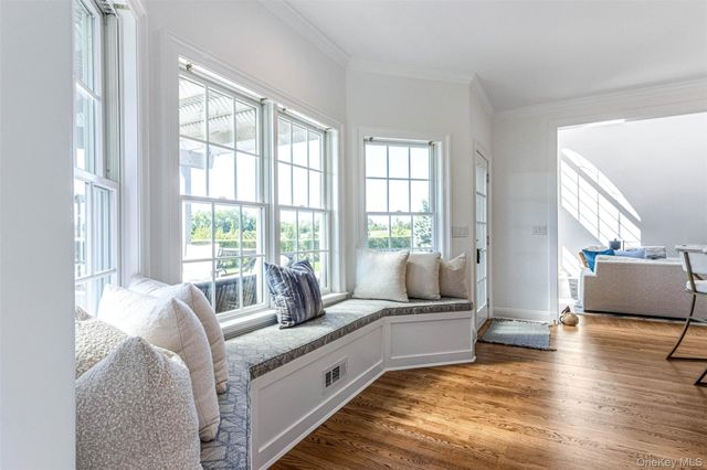 350 Laurel Way, Laurel, NY 11948