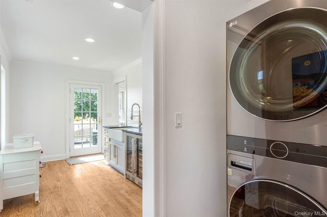 350 Laurel Way, Laurel, NY 11948