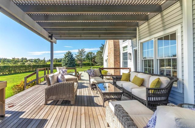 350 Laurel Way, Laurel, NY 11948