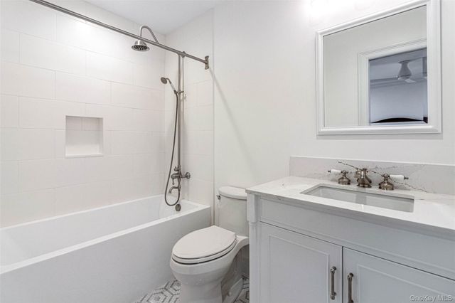350 Laurel Way, Laurel, NY 11948