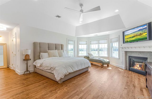 350 Laurel Way, Laurel, NY 11948