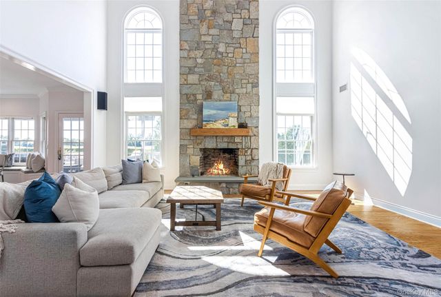 350 Laurel Way, Laurel, NY 11948