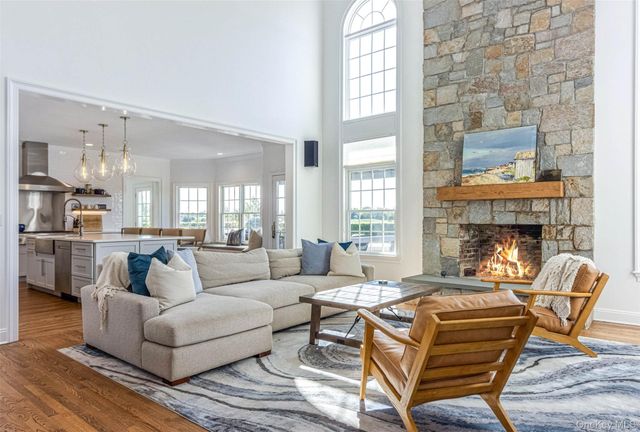 350 Laurel Way, Laurel, NY 11948