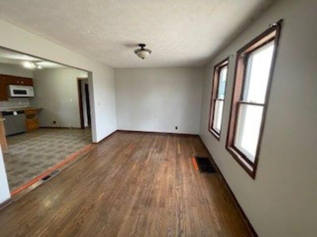 902 W 24TH Avenue, Bellevue, NE 68005