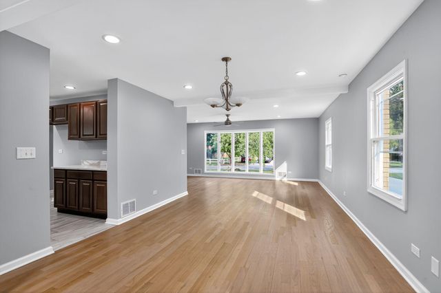 8318 Howard Avenue, Munster, IN 46321