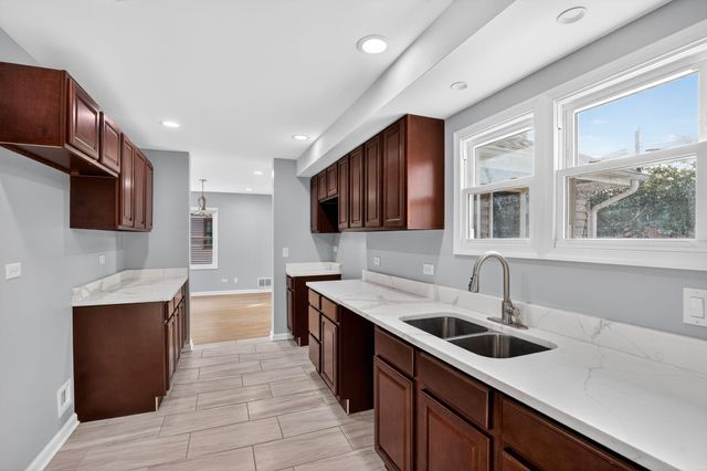 8318 Howard Avenue, Munster, IN 46321