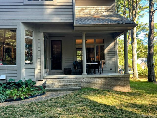 9112 Roger Scott, Hamburg Township, MI 48116