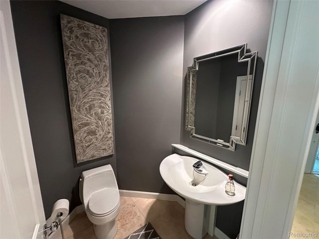 9112 Roger Scott, Hamburg Township, MI 48116