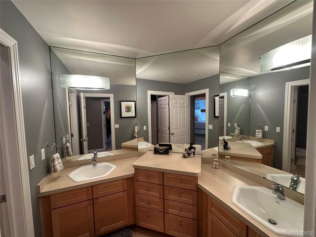 9112 Roger Scott, Hamburg Township, MI 48116