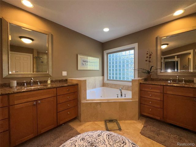 9112 Roger Scott, Hamburg Township, MI 48116