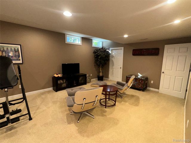 9112 Roger Scott, Hamburg Township, MI 48116