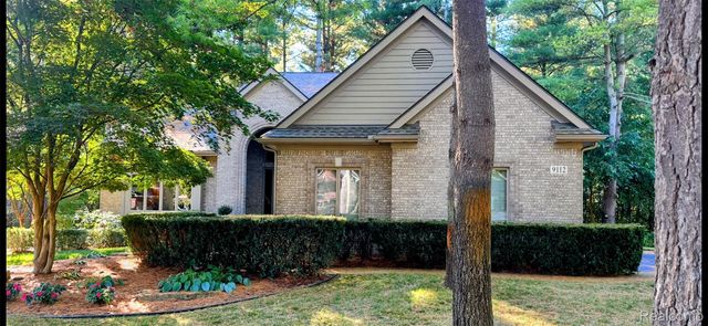 9112 Roger Scott, Hamburg Township, MI 48116
