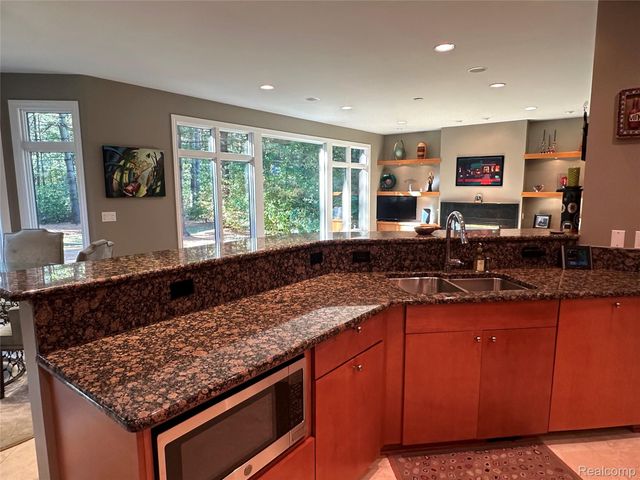 9112 Roger Scott, Hamburg Township, MI 48116