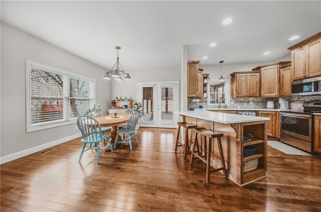 505 NW J Street, Bentonville, AR 72712