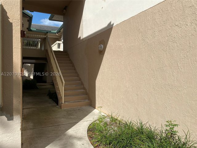9755 Westview Dr 1215, Coral Springs, FL 33076