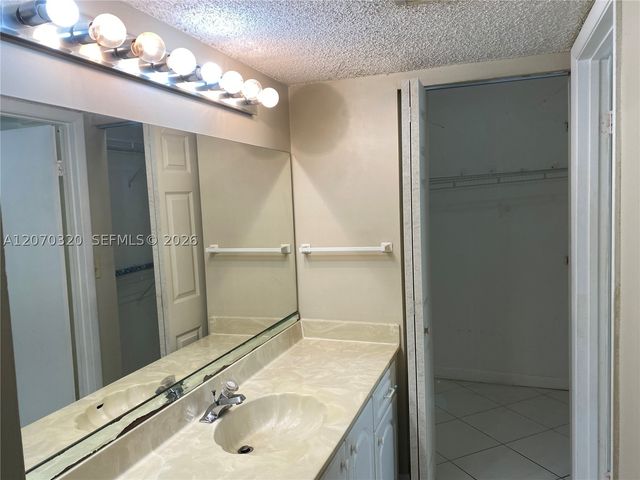 9755 Westview Dr 1215, Coral Springs, FL 33076