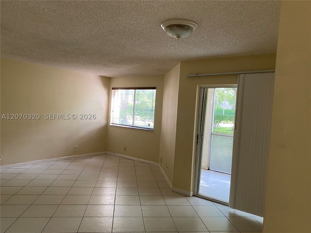 9755 Westview Dr 1215, Coral Springs, FL 33076
