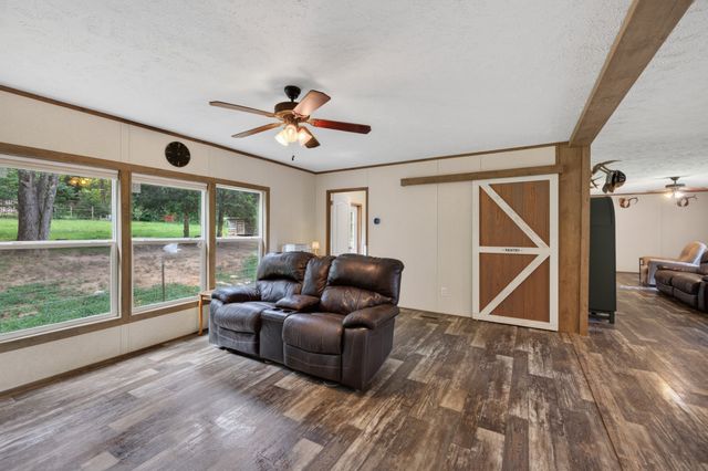 155 Earls Rd, Dover, TN 37058