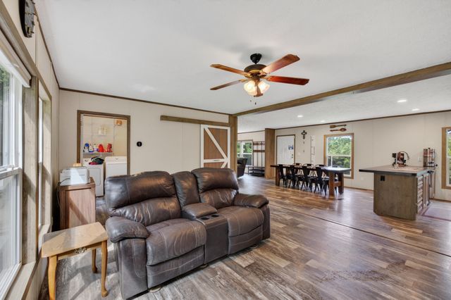 155 Earls Rd, Dover, TN 37058