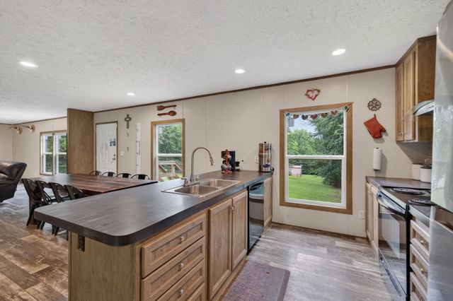 155 Earls Rd, Dover, TN 37058