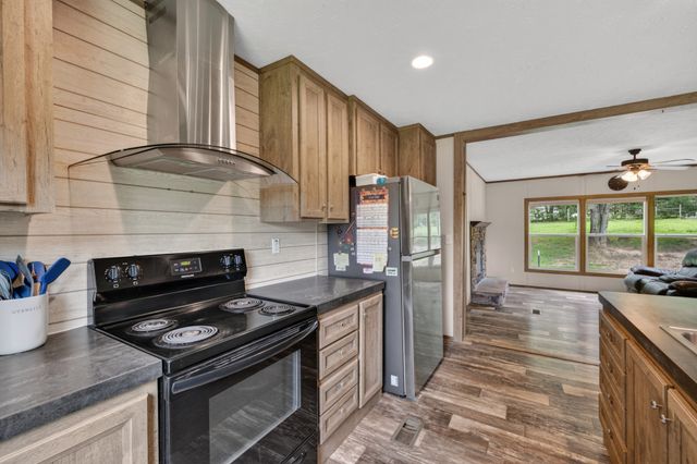 155 Earls Rd, Dover, TN 37058