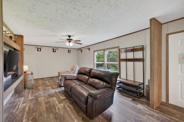 155 Earls Rd, Dover, TN 37058
