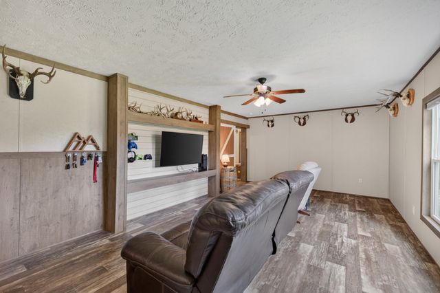 155 Earls Rd, Dover, TN 37058