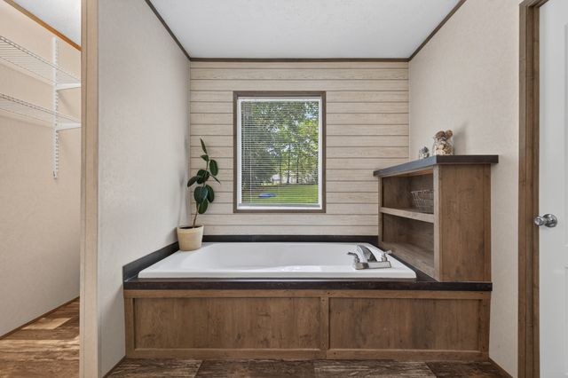 155 Earls Rd, Dover, TN 37058
