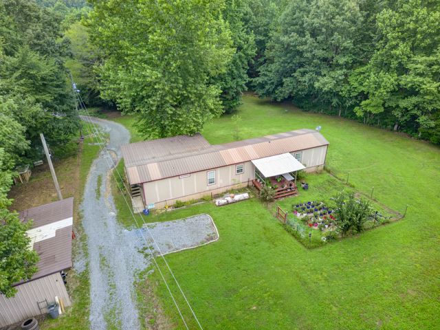 155 Earls Rd, Dover, TN 37058