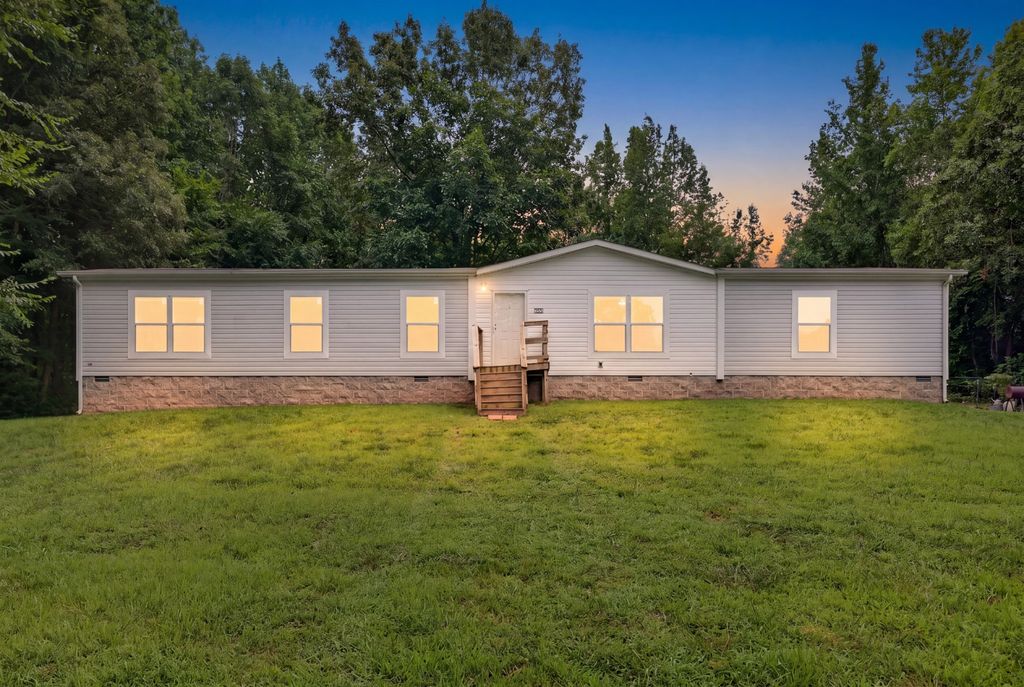 155 Earls Rd, Dover, TN 37058
