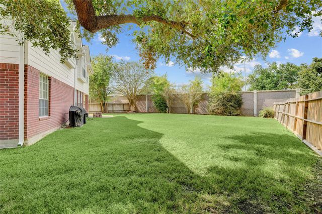 1505 Maple Leaf Court, Pearland, TX 77581