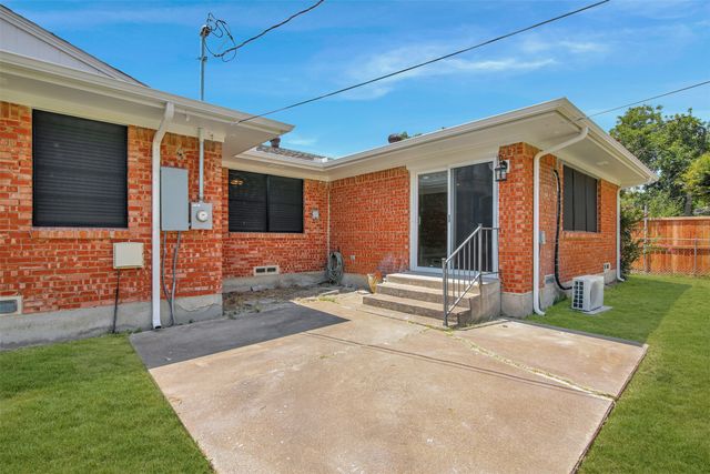 1422 Flamingo Lane, Garland, TX 75042
