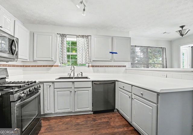 209 Regents Park, Stockbridge, GA 30281