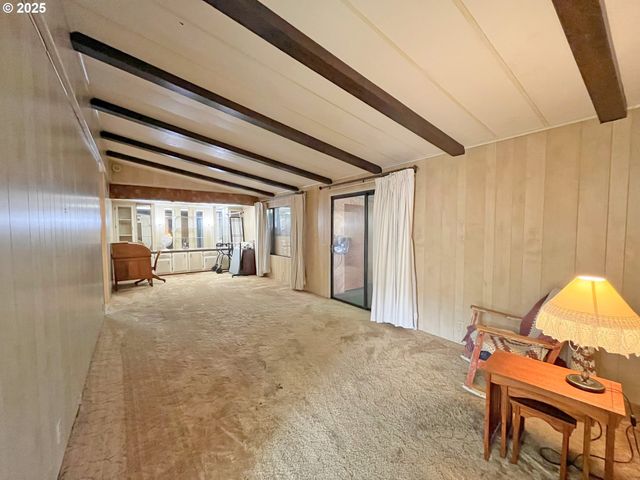 1267 Tucker Rd 20, Hood River, OR 97031