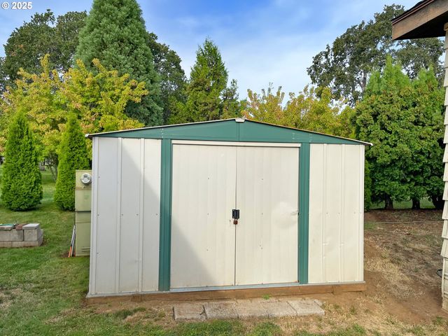 1267 Tucker Rd 20, Hood River, OR 97031