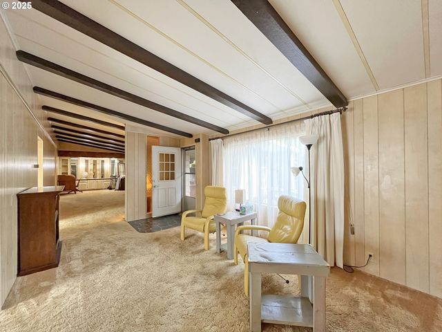 1267 Tucker Rd 20, Hood River, OR 97031