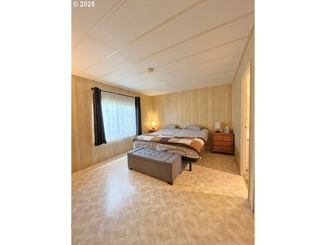 1267 Tucker Rd 20, Hood River, OR 97031