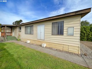 1267 Tucker Rd 20, Hood River, OR 97031