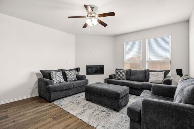 9812 Fall Brook Drive, Aubrey, TX 76227