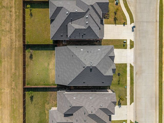 9812 Fall Brook Drive, Aubrey, TX 76227